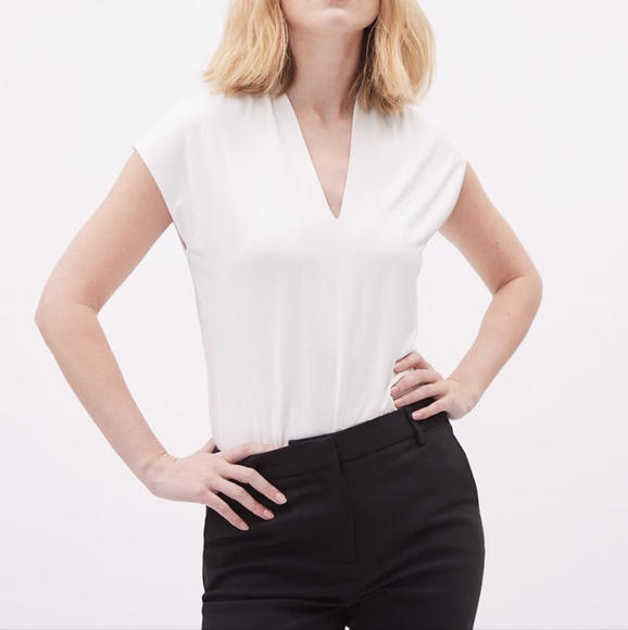 RW&CO Extended-Sleeve V-Neck Fitted Tee - XXS - Picture 2 of 9